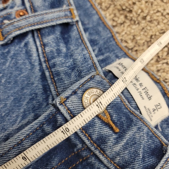 Abercrombie & Fitch Ultra High Rise Kick Flare jeans - Picture 9 of 11